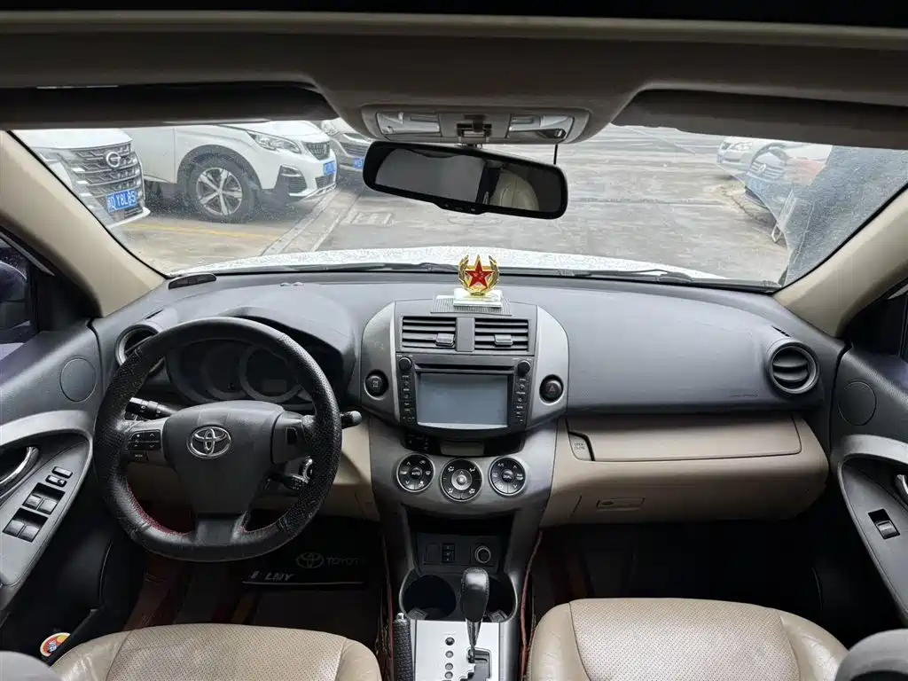 Toyota RAV4 Rongfang 2012 Styling Edition 2.4L Automatic 4WD Luxury фото 7