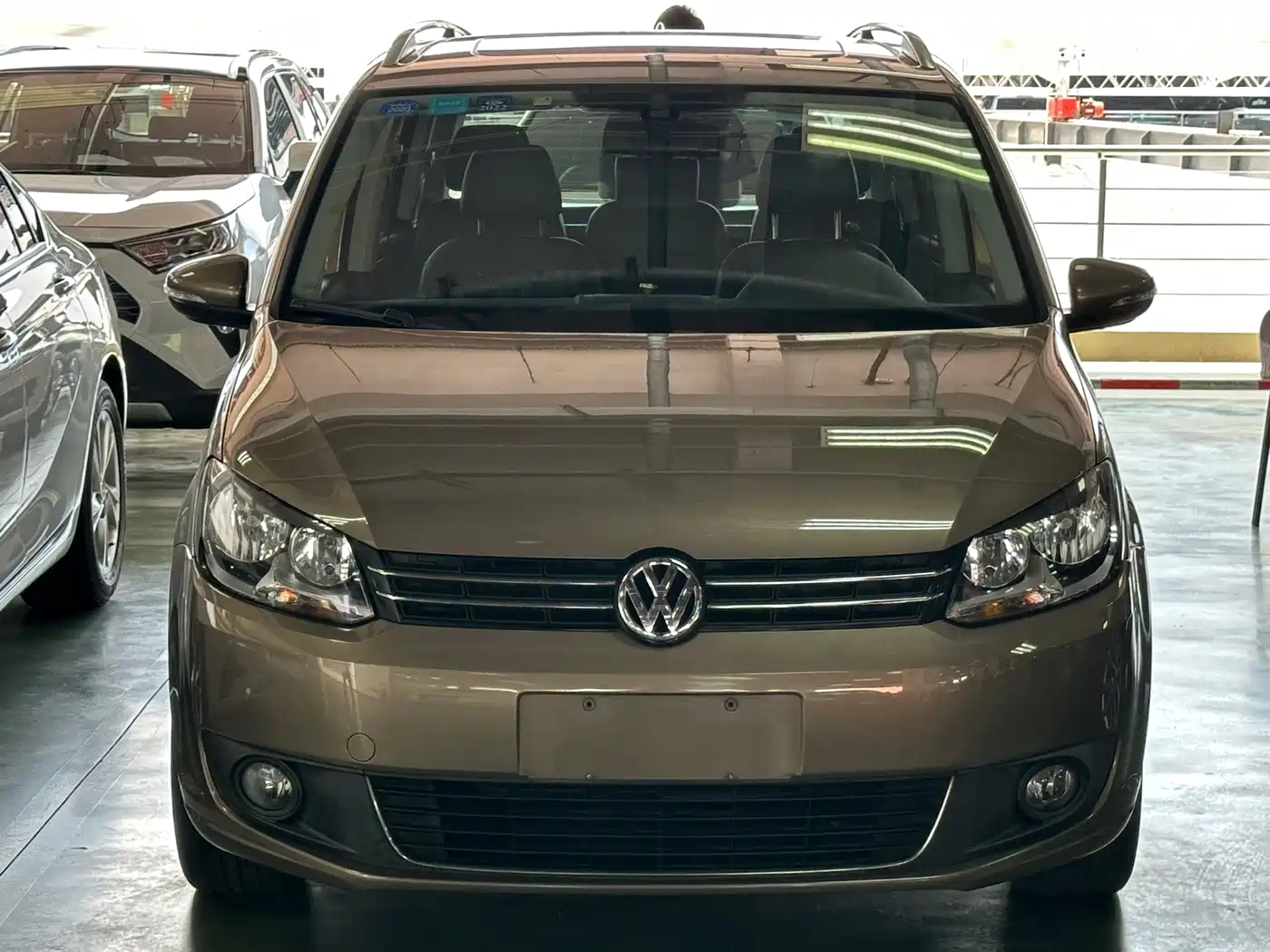 Volkswagen Touran 2015 1.4T DSG Comfort Edition 5-seater фото 2