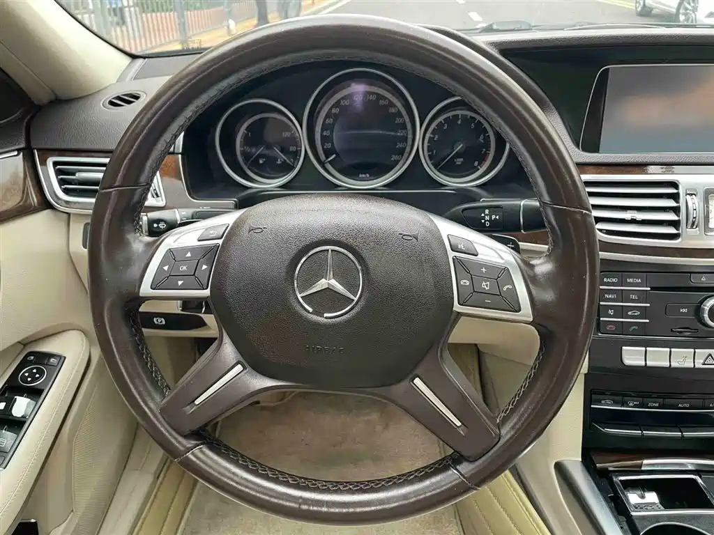 Mercedes-Benz E-Class 2015 Facelift E 200 L фото 17