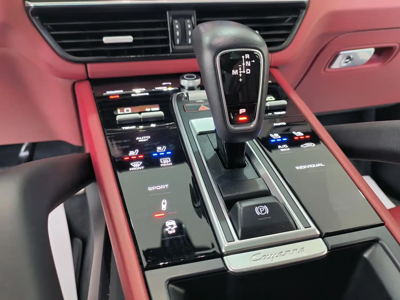 Porsche Cayenne 2022 Cayenne S 2.9T Platinum Edition фото 12