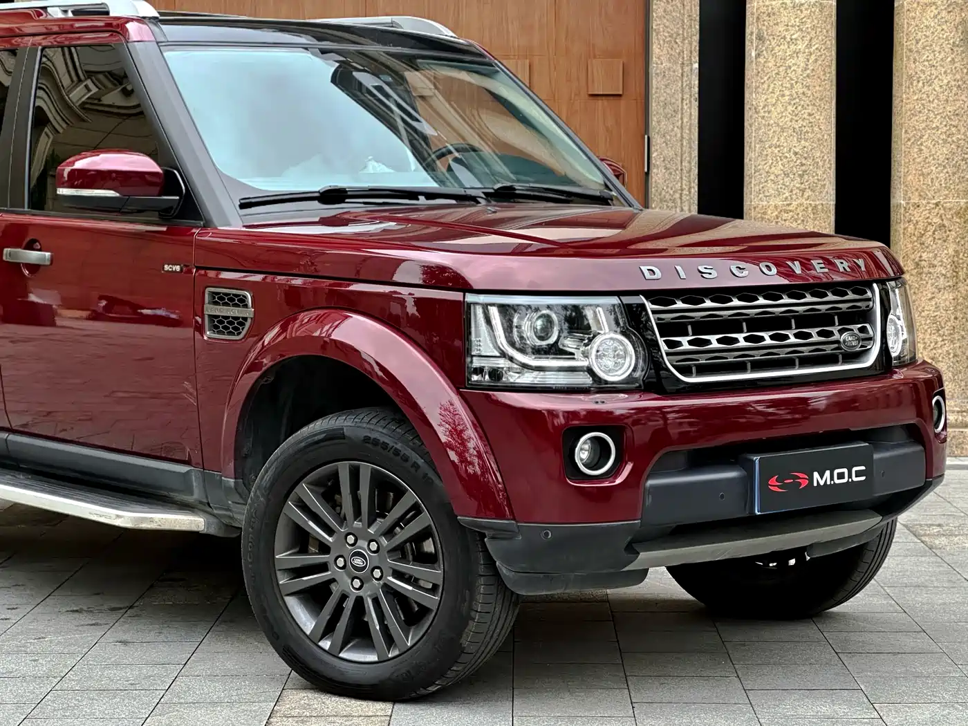 Land Rover Discovery 2015 3.0 SC V6 SE фото 23