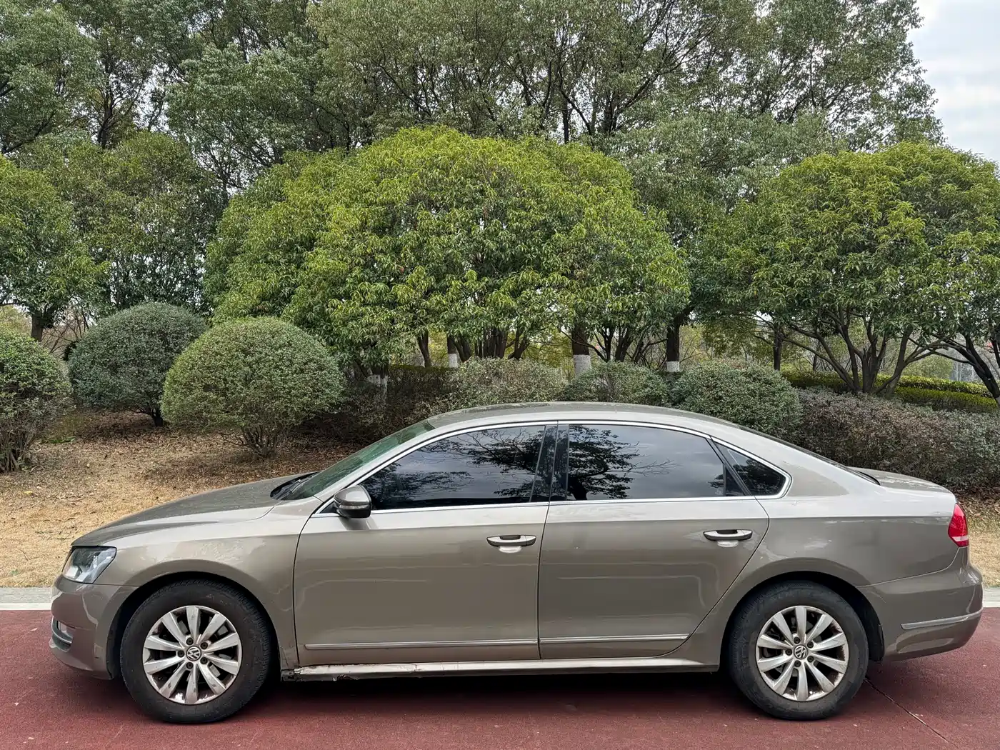 Volkswagen Passat 2013 1.8TSI DSG Zunrong фото 3