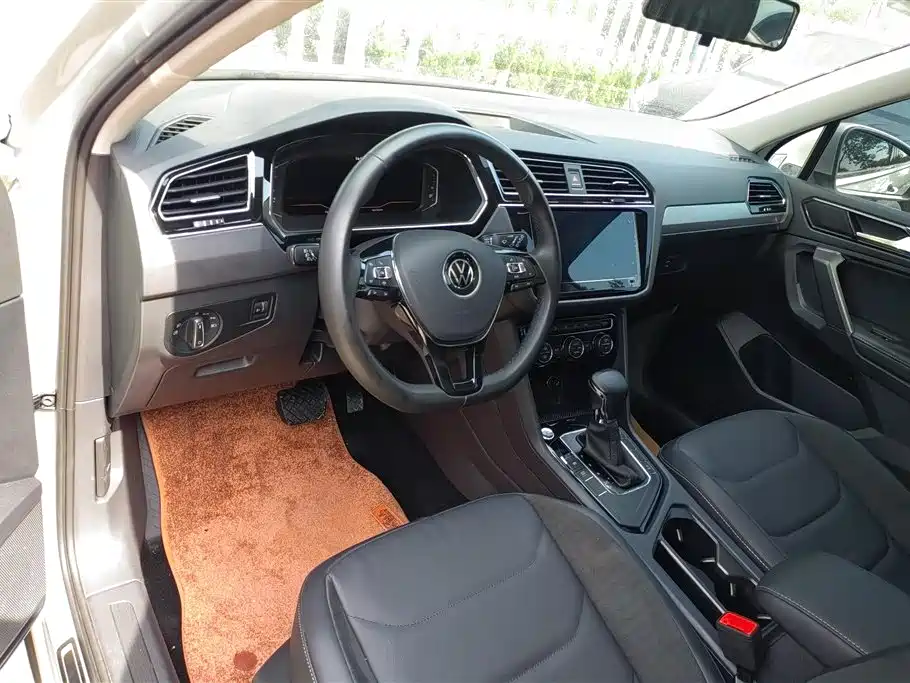 Volkswagen Tiguan L 2021 330TSI Automatic 2WD Smart фото 12