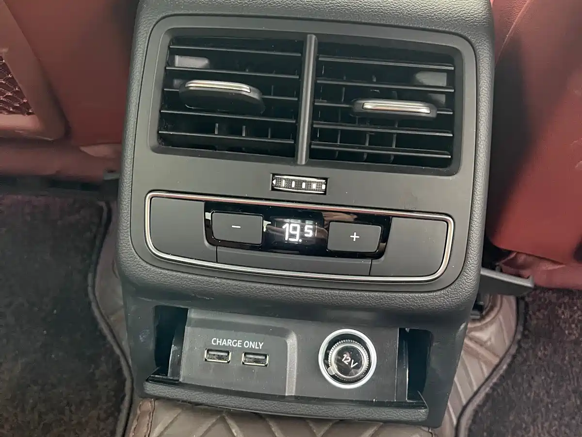 Audi A4L 2024 40 TFSI Luxury Dynamic фото 27