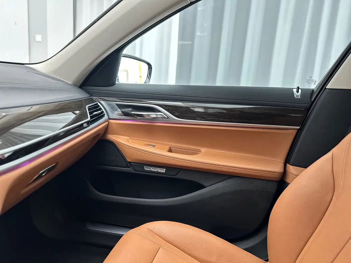 BMW 7 Series 2016 730Li Leading фото 26