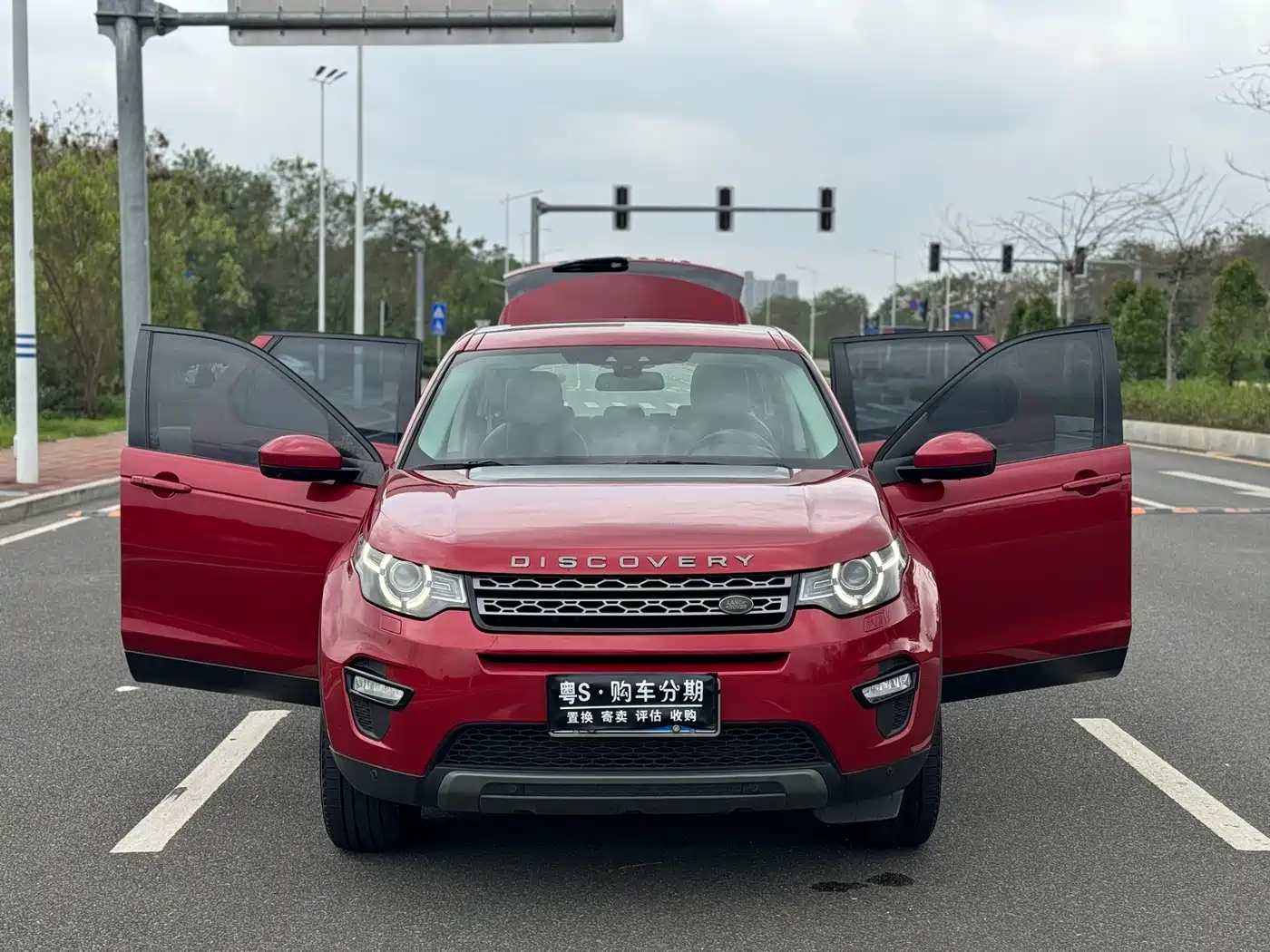 Land Rover Discovery Sport 2017 2.0T SE фото 24