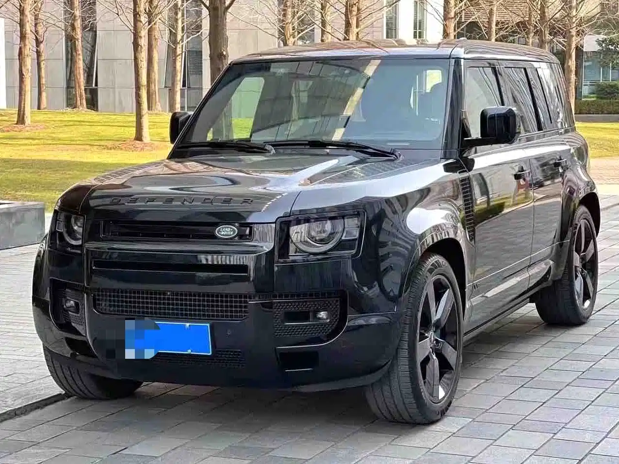 Photo 1 - Land Rover Defender