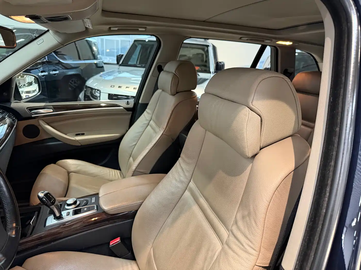 BMW X5 (Import) 2008 Model xDrive48i Luxury Type фото 9