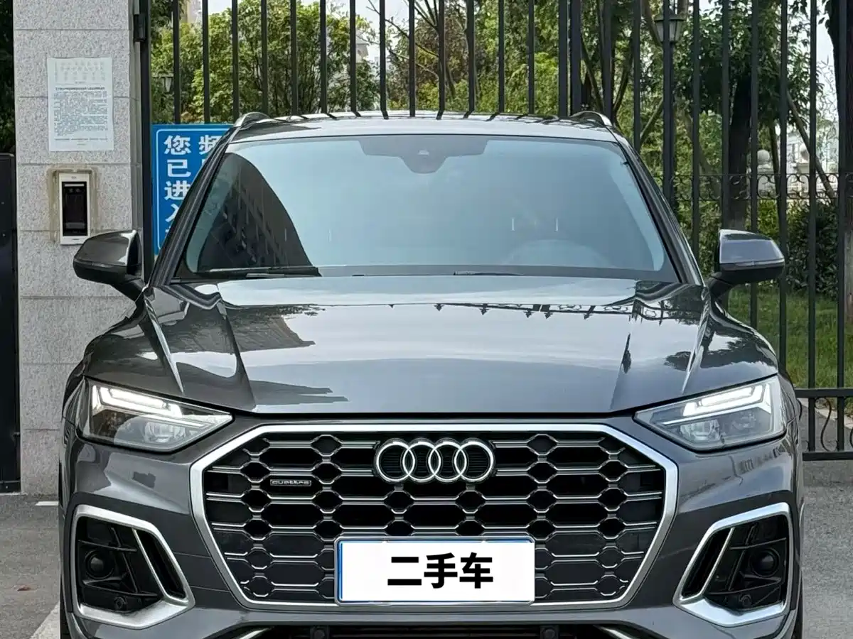 Фото 2 - Audi Q5L