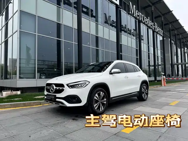 MERCEDES-BENZ GLA
