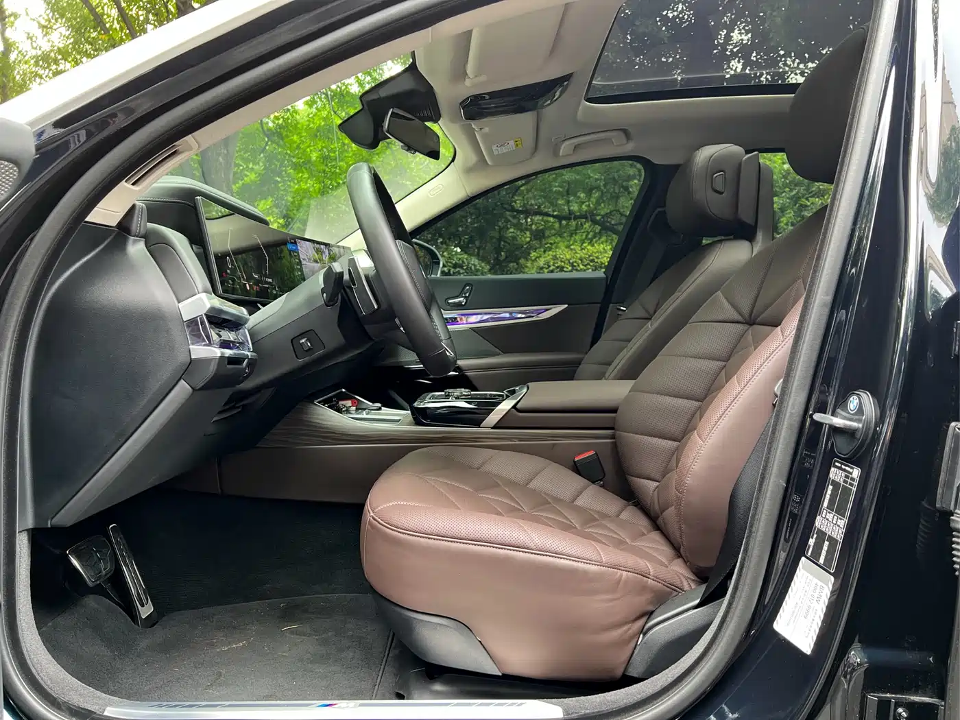 BMW 7 Series 2023 Model 735Li M Sport Package фото 8