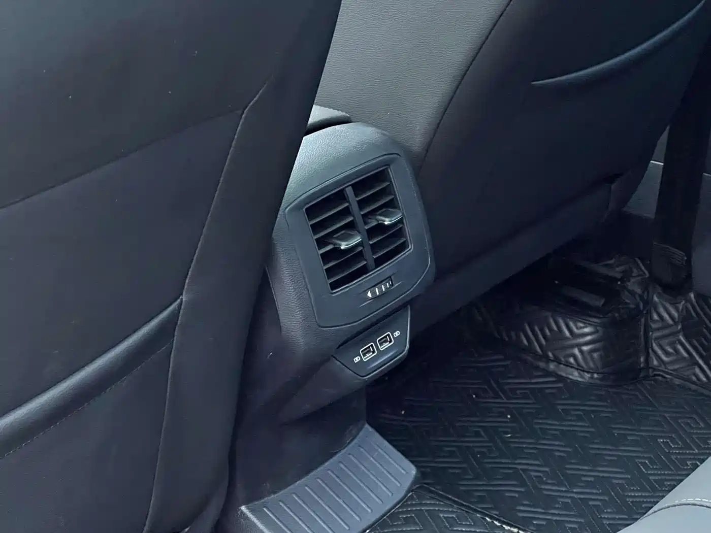 Volkswagen T-ROC 2021 280TSI DSG 4WD Luxury Connected фото 6