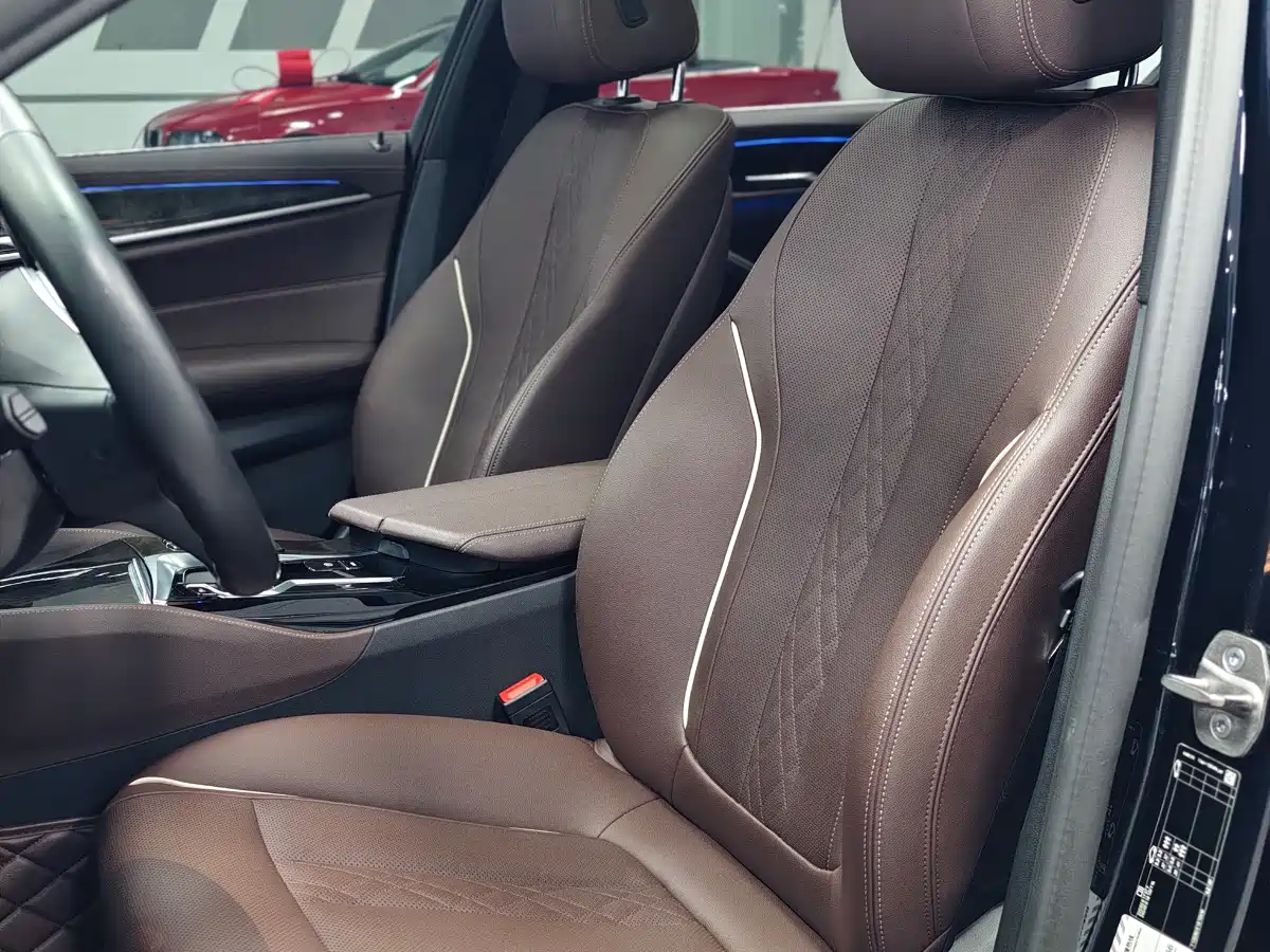 BMW 5 Series 2022 525Li M Sport Package фото 7