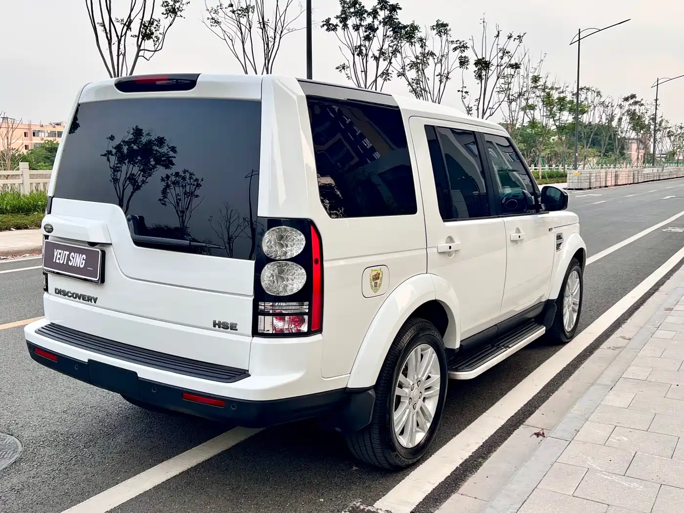 Land Rover Discovery 2014 3.0 SC V6 HSE фото 7