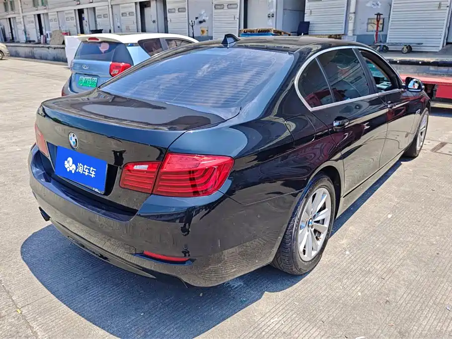 BMW 5 Series 2014 520Li Elegance фото 3