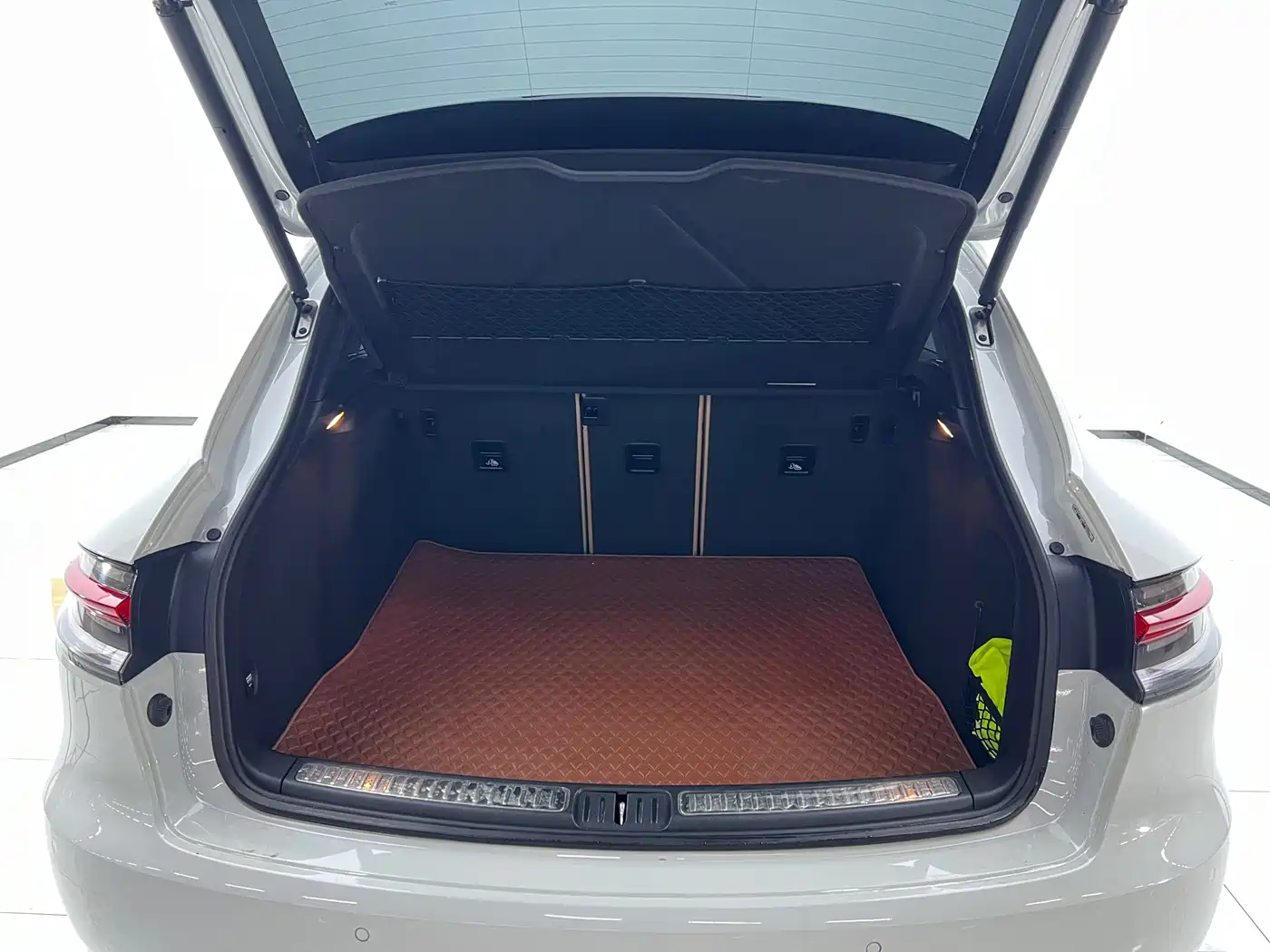 Porsche Macan 2018 Macan 2.0T фото 25
