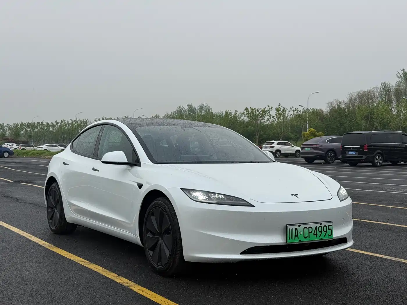 TESLA MODEL 3