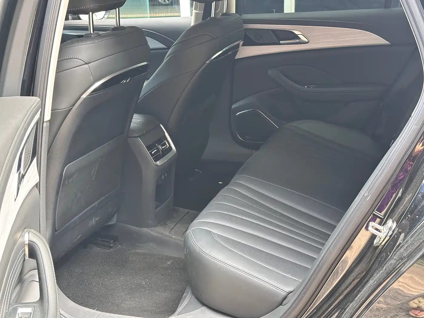 Hongqi H5 2024 1.5T DCT Smart Connect Flag Joy Edition фото 6