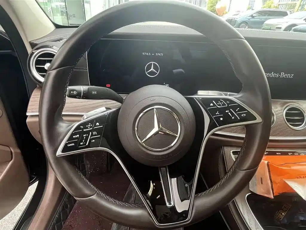 MERCEDES-BENZ E-CLASS