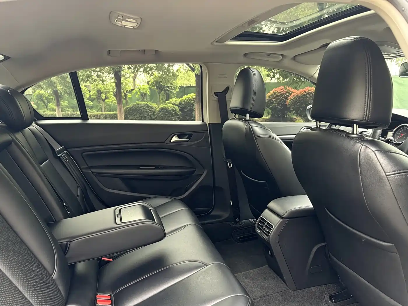 Peugeot 408 2018 350THP Automatic Luxury Edition фото 22