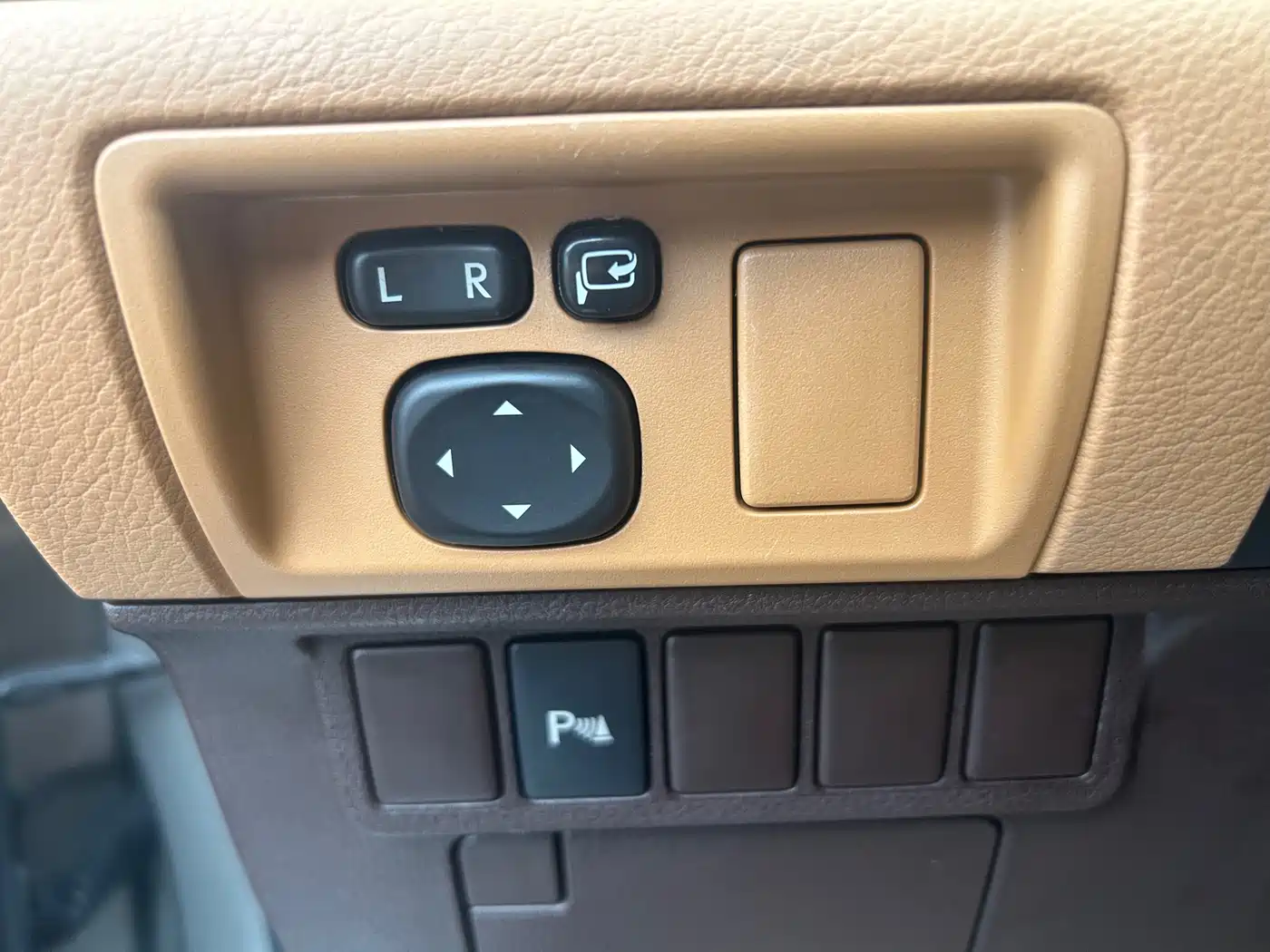 Lexus ES 2015 200 Elite Edition фото 13