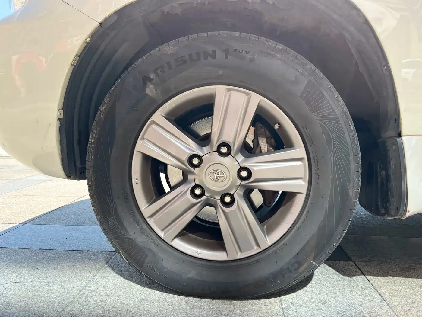 Toyota Land Cruiser (Import) 2015 4.6L V8 Middle East Limited Edition фото 10