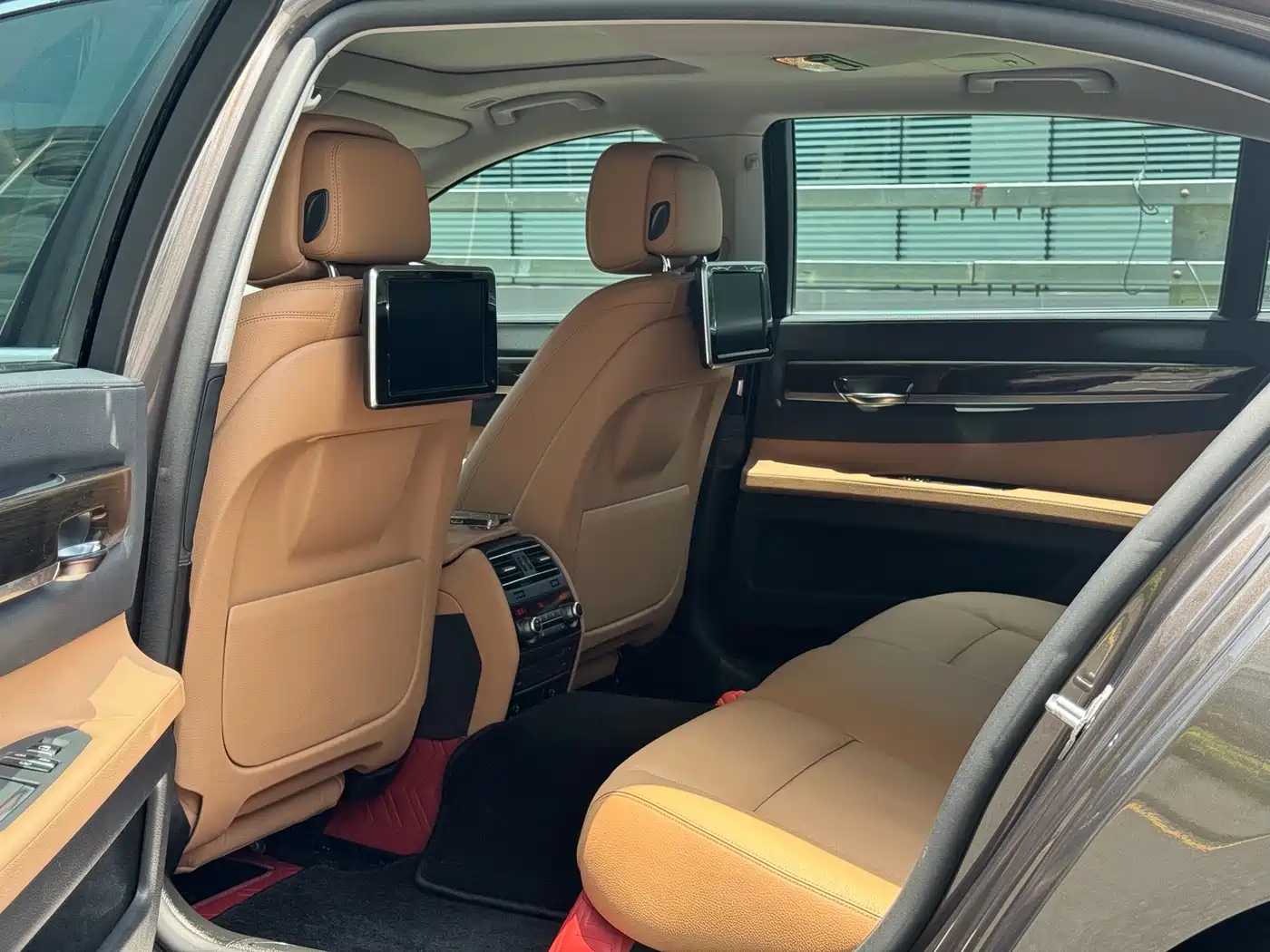 BMW 7 Series 2014 730Li Premium фото 10