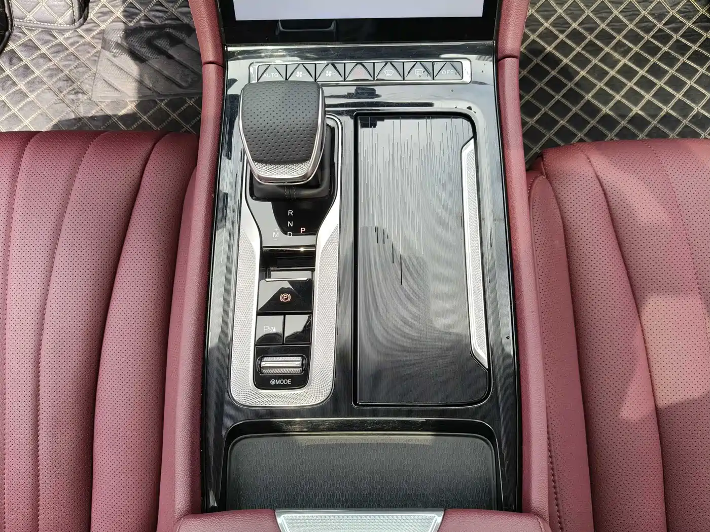 Hongqi H5 2025 2.0T Automatic Qixiang 500,000 Units Commemorative Edition фото 17