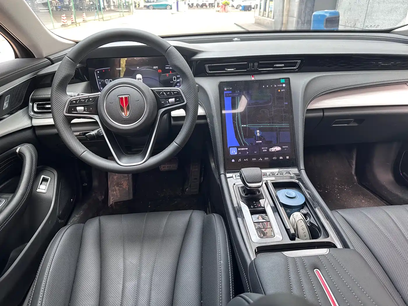 Hongqi H5 2024 1.5T DCT Smart Connect Flag Joy Edition фото 5