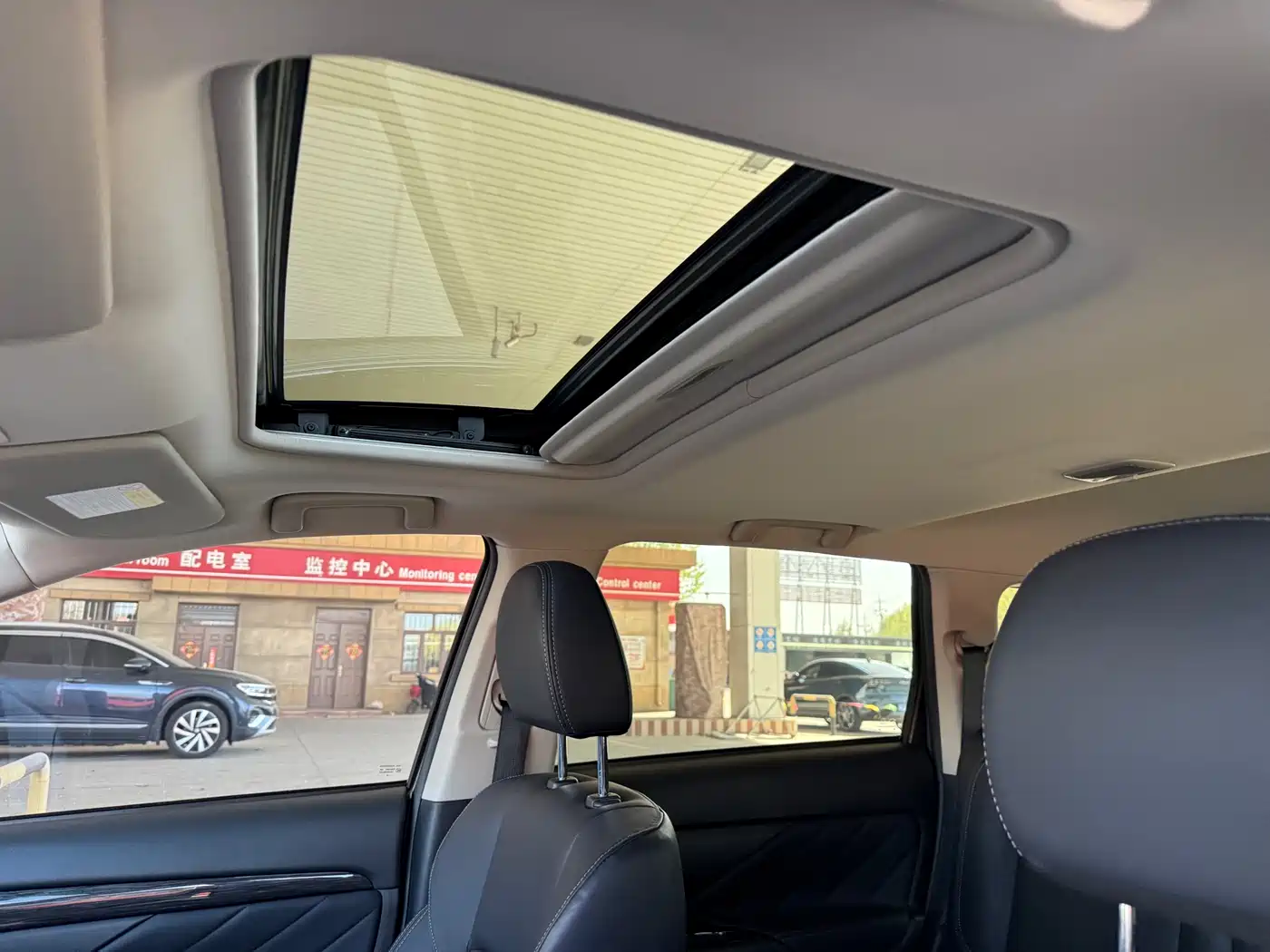 Mitsubishi Outlander 2019 2.4L 4WD Deluxe Edition 7-Seater China VI фото 8
