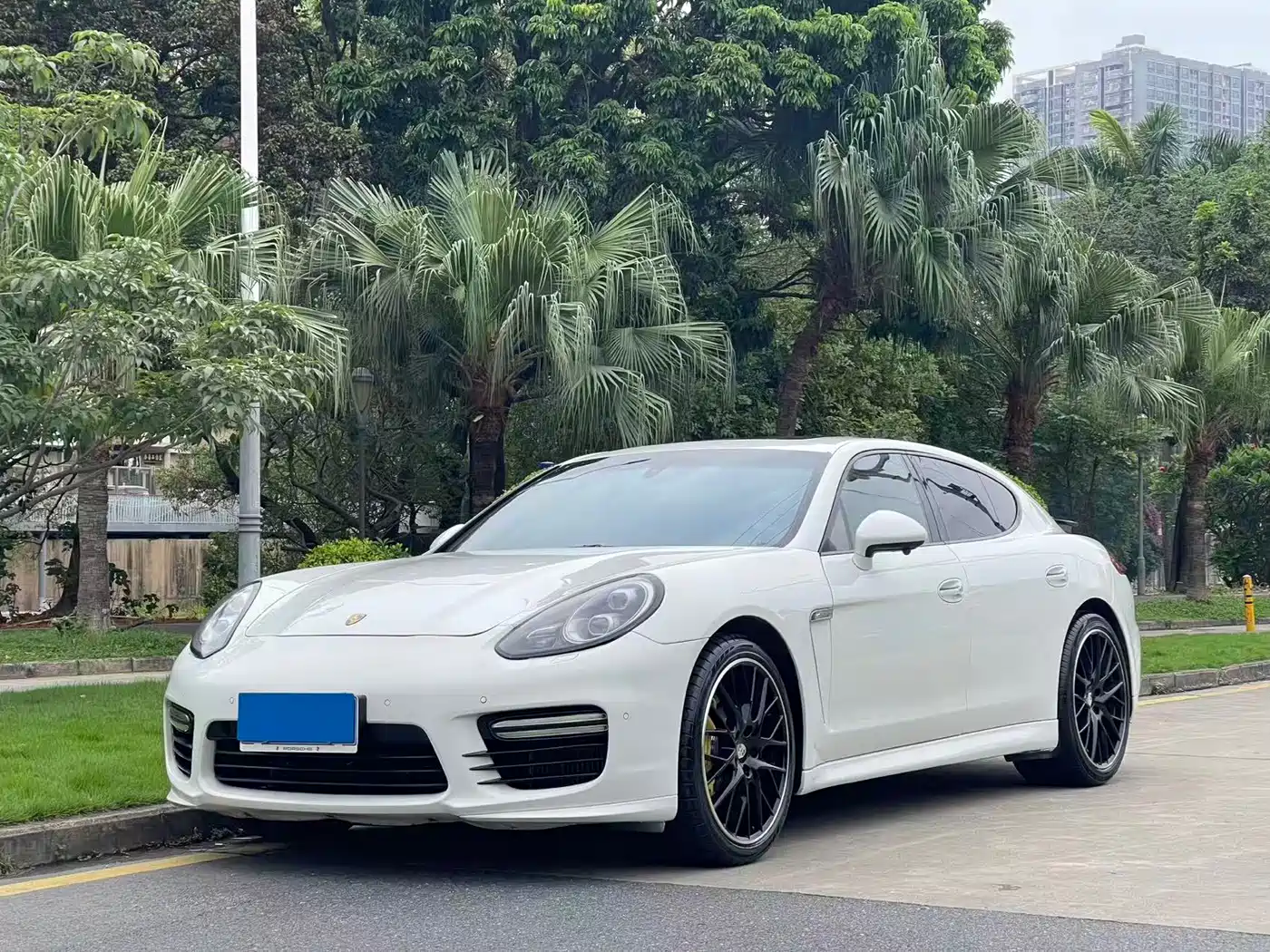 Porsche Panamera 2010 Porsche Panamera Turbo 4.8T