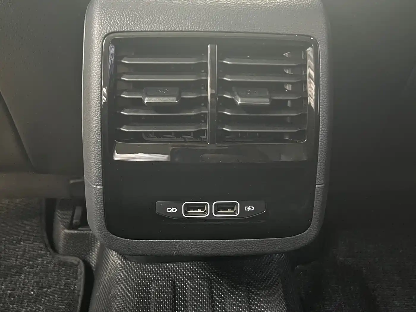 Volkswagen Sagitar 2021 280TSI DSG Surpassing Edition фото 8