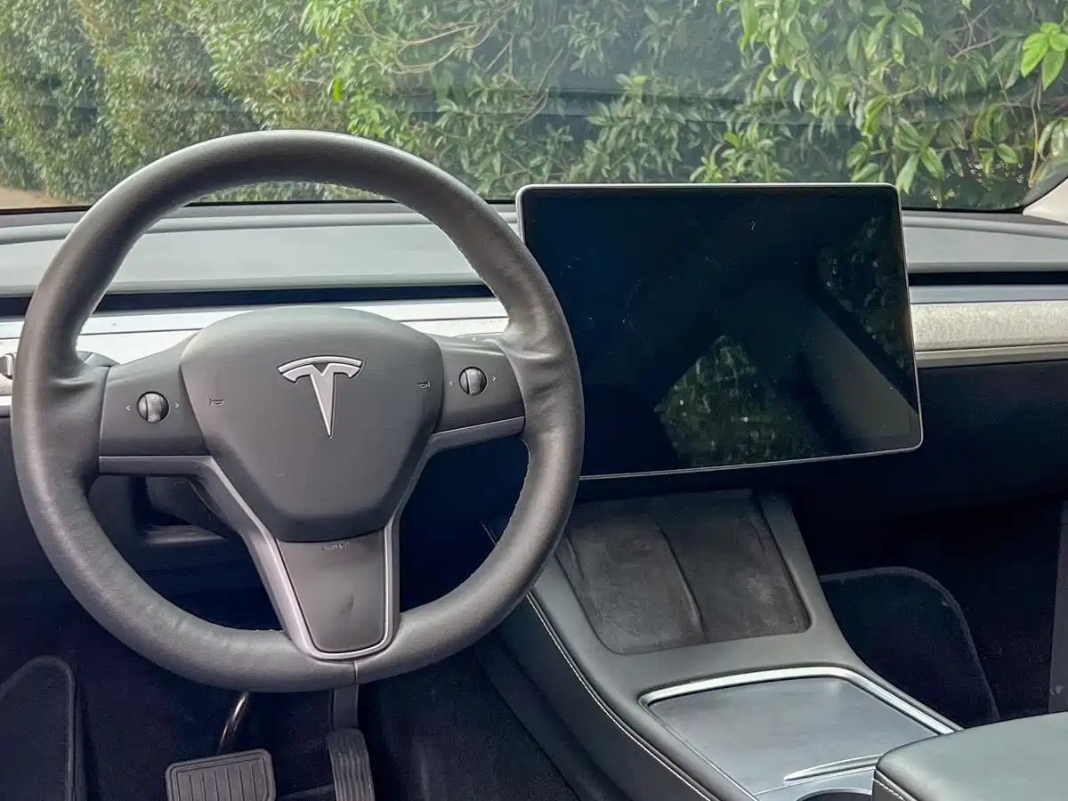 Фото 8 - Tesla Model Y