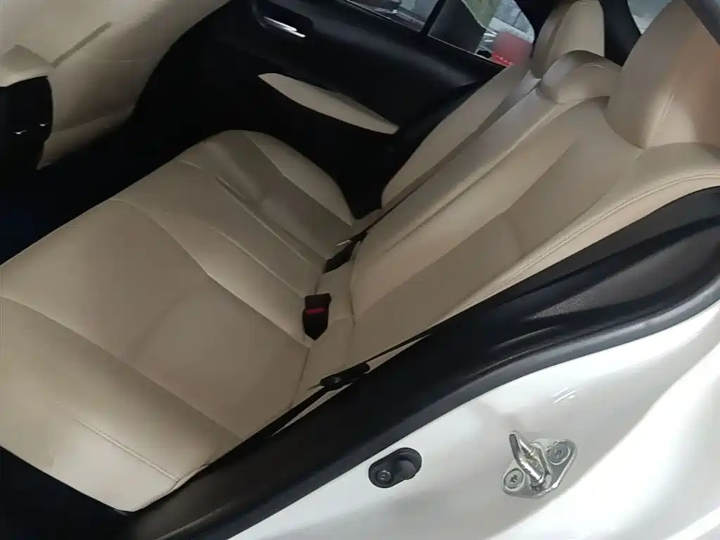 Toyota Levin 2021 Dual Engine 1.8H E-CVT Luxury Edition фото 17