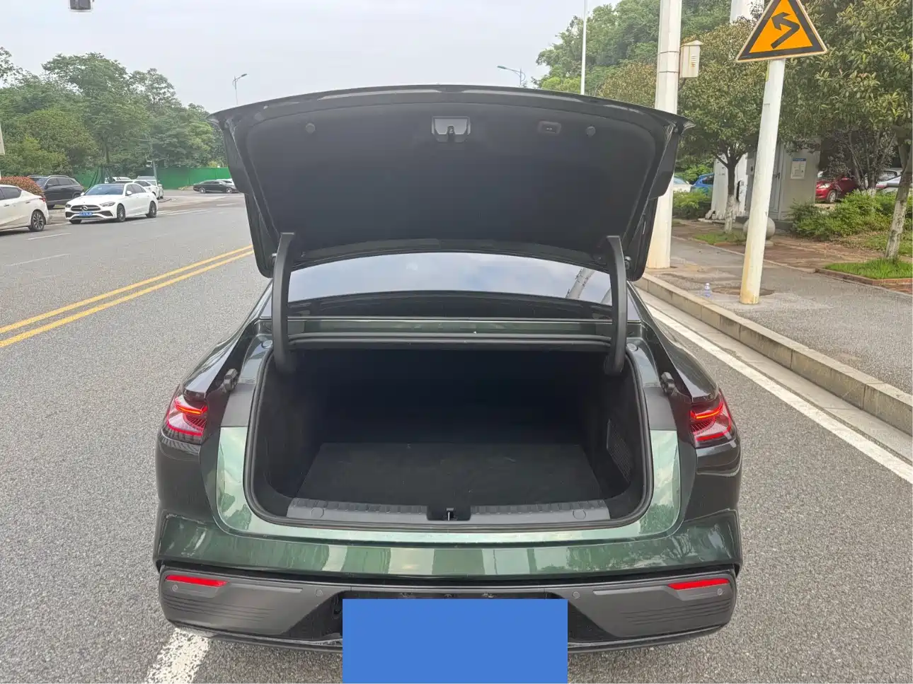 Geely Galaxy Galaxy Xingyao 8 2025 130km EM-i Premium Edition фото 12
