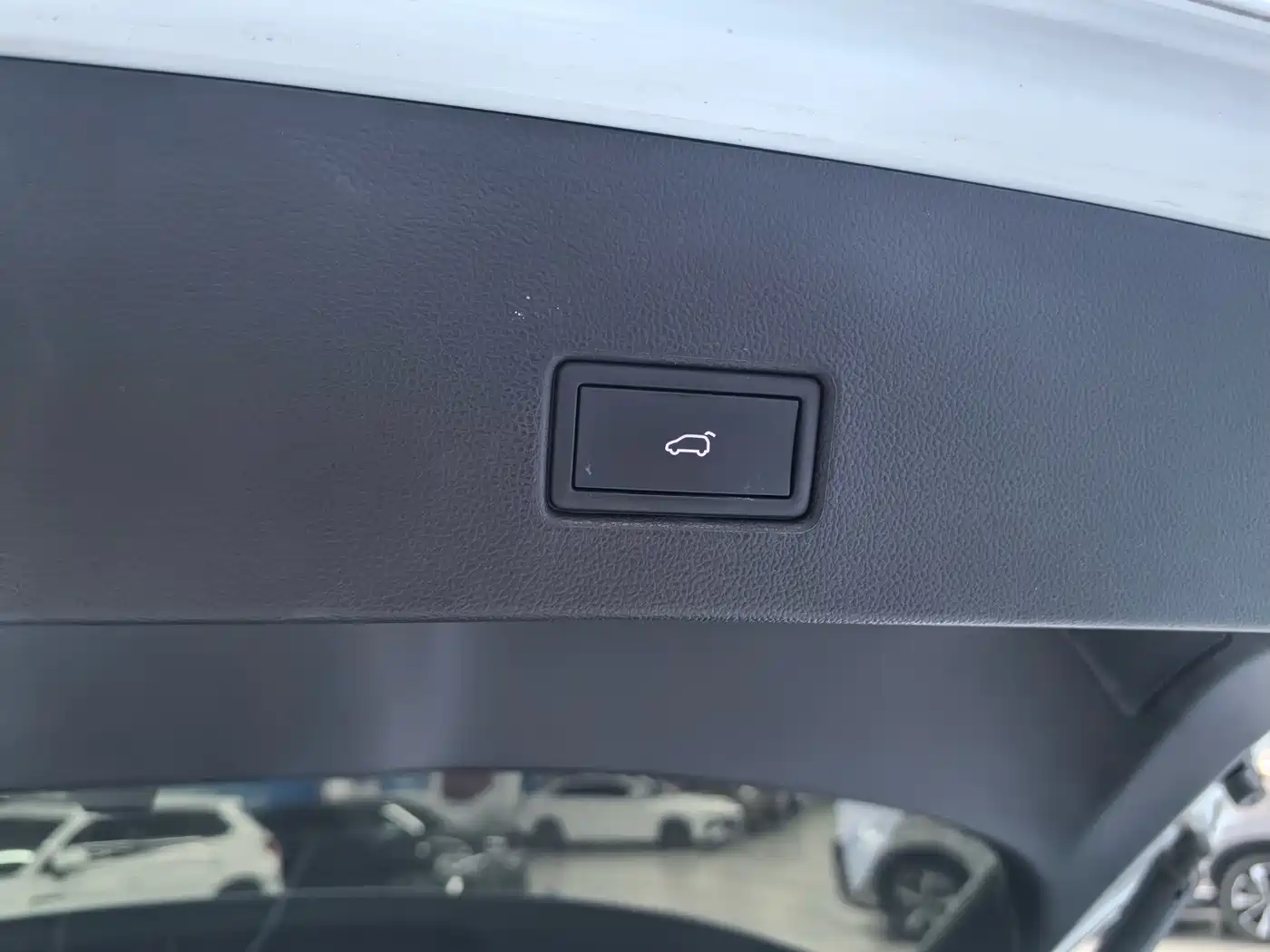 VOLKSWAGEN T ROC EXPLORING SONGS