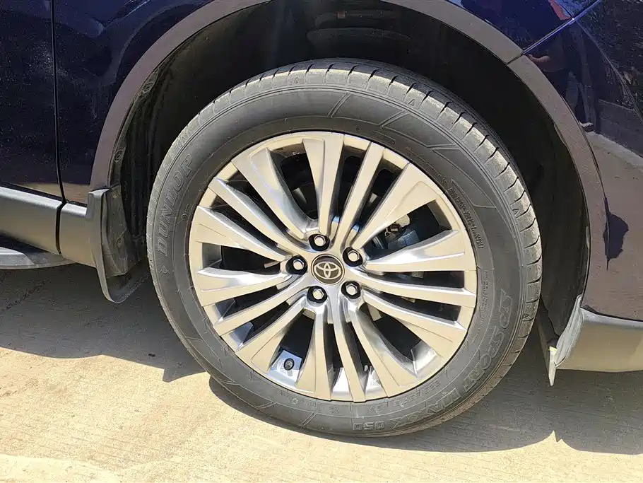 Toyota Lingfang HARRIER 2024 2.0L CVT FWD Luxury Edition фото 6
