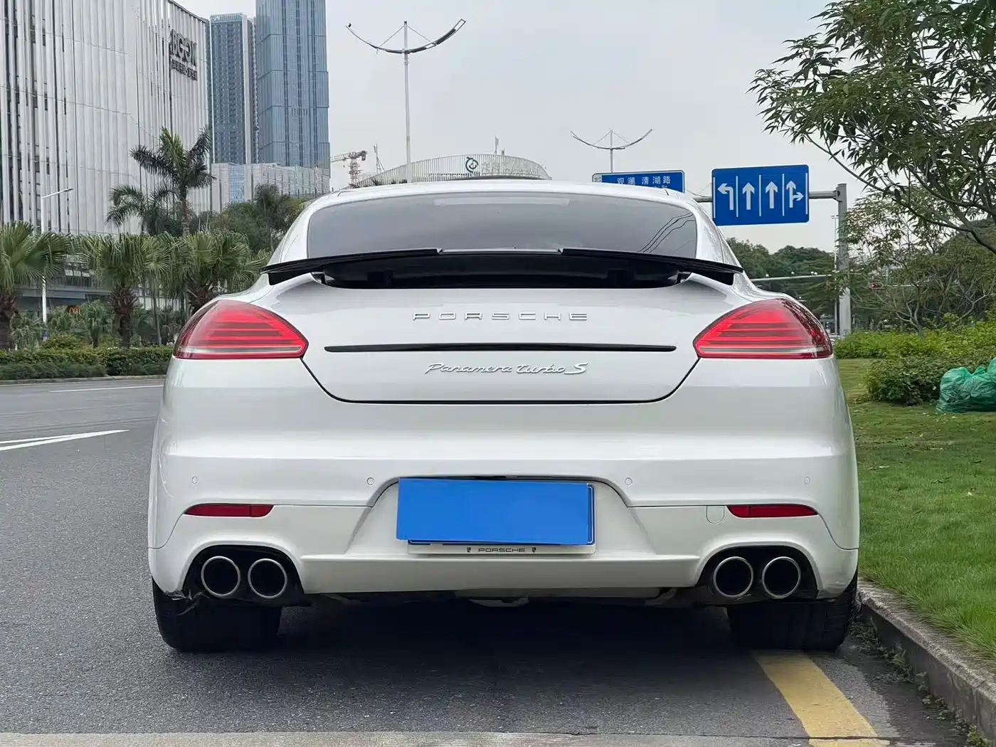 Porsche Panamera 2010 Porsche Panamera Turbo 4.8T фото 5