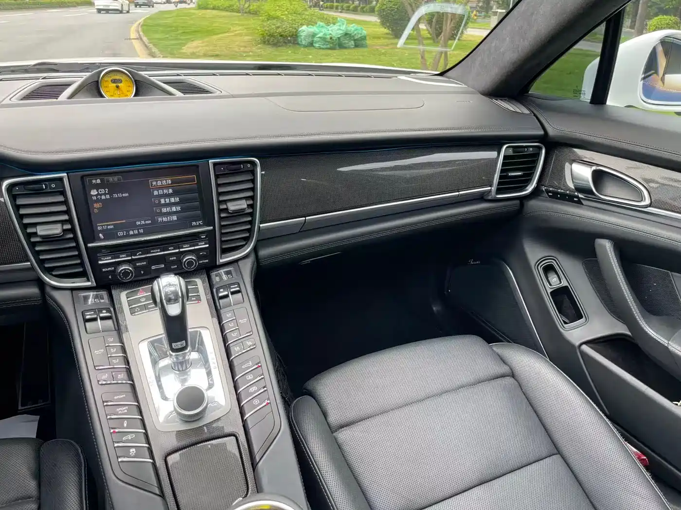 Porsche Panamera 2010 Porsche Panamera Turbo 4.8T фото 16