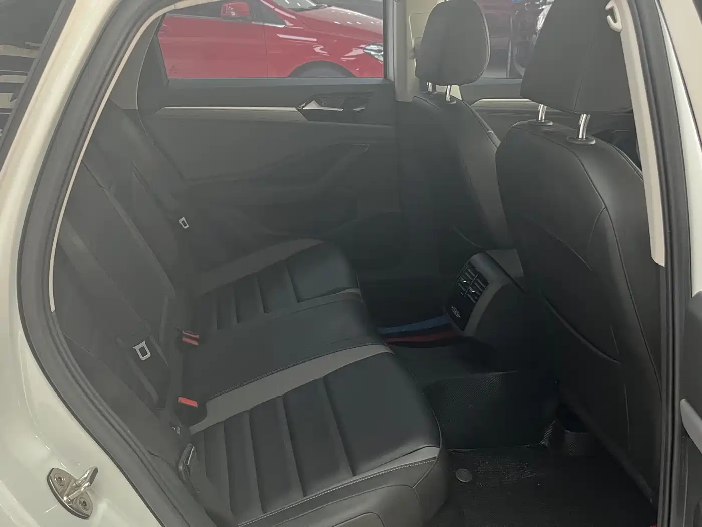 Volkswagen Sagitar 2021 280TSI DSG Surpassing Edition фото 12