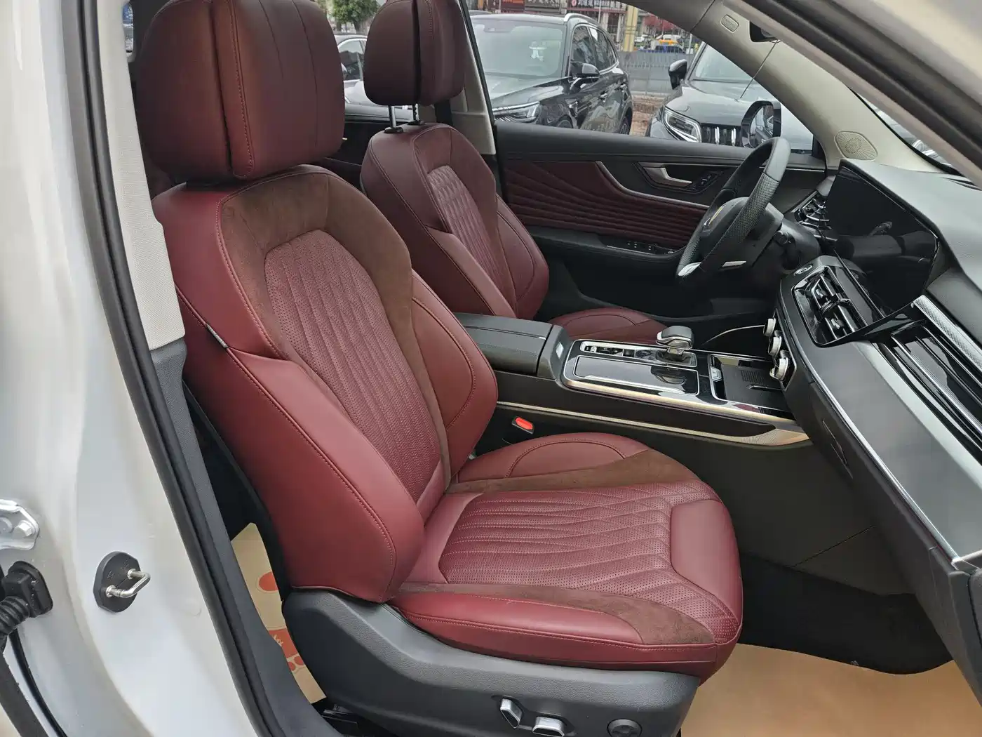 Hongqi HS5 2023 2.0T 4WD Flag Leader Pro фото 35