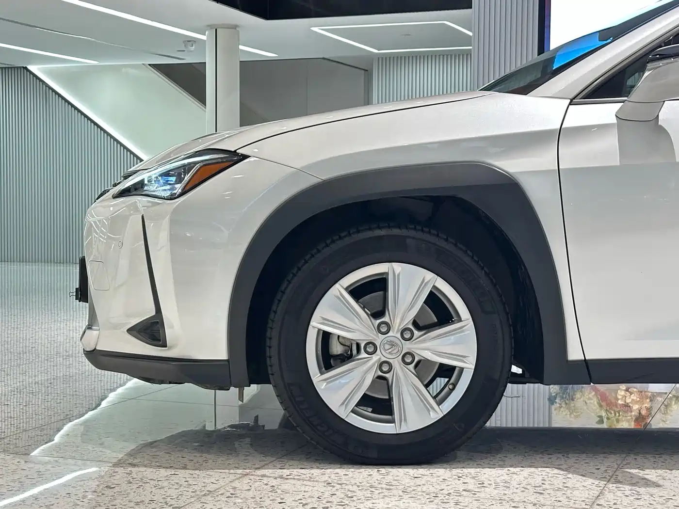 Lexus UX 2020 200 Special Edition фото 15