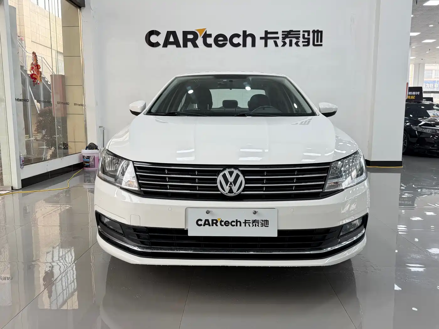 Volkswagen Lavida 2017 1.6L Automatic Comfort Edition фото 2