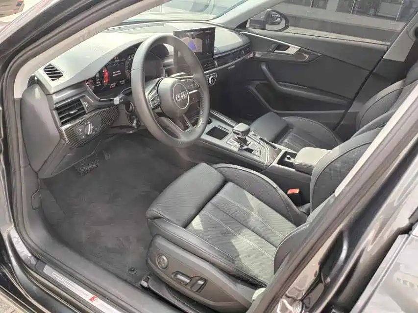 Фото 5 - Audi A4L