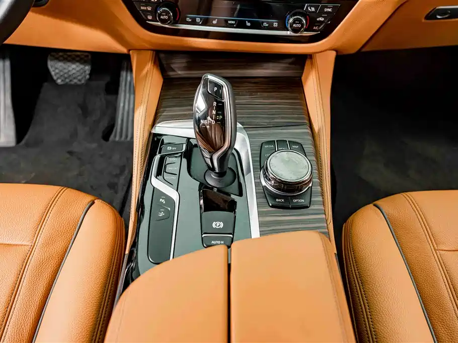 BMW 6 Series GT 2018 630i Luxury Design Package фото 12