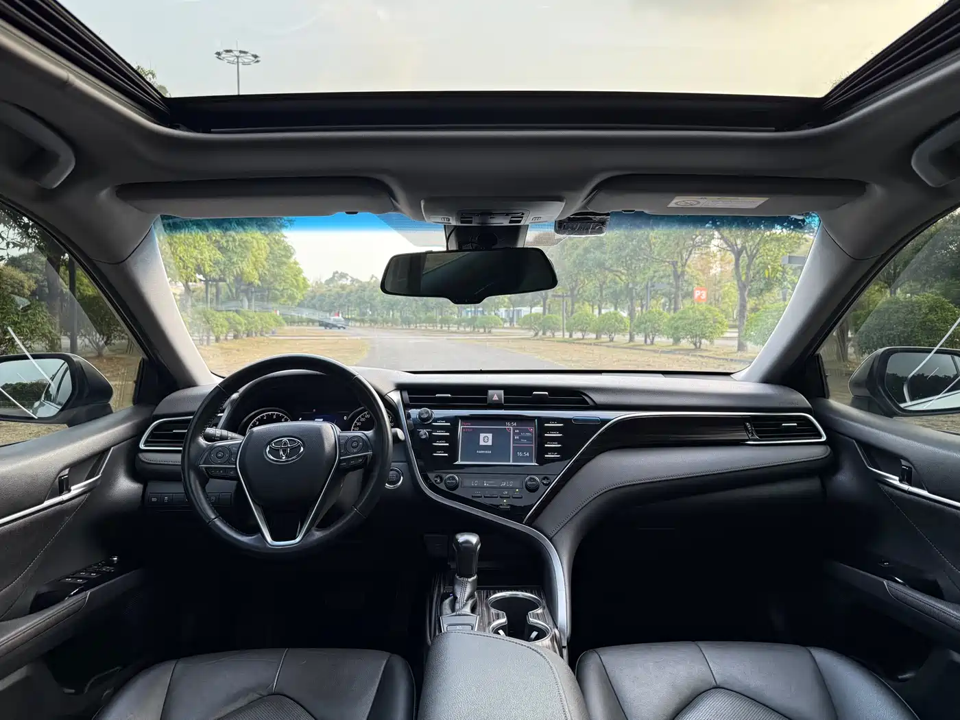 Toyota Camry 2018 2.0G Luxury Edition фото 8