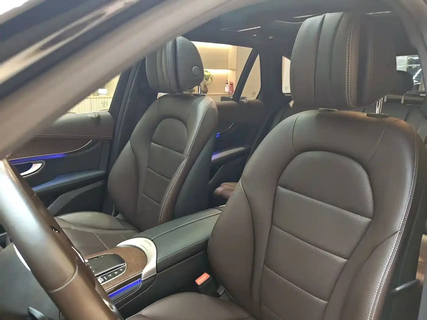 Mercedes-Benz GLC 2020 GLC 260 L 4MATIC Luxury фото 19