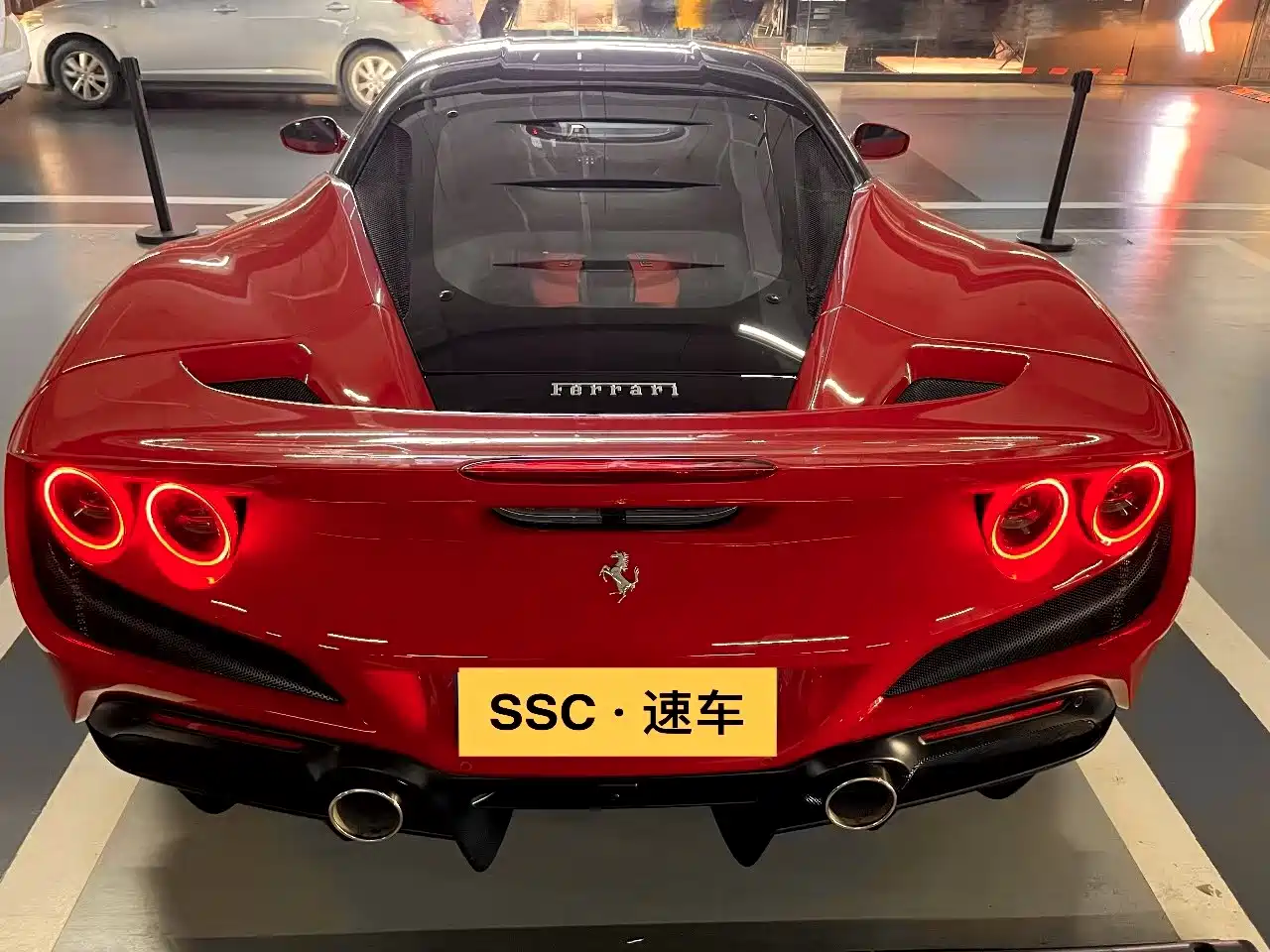 Фото 5 - Ferrari F8