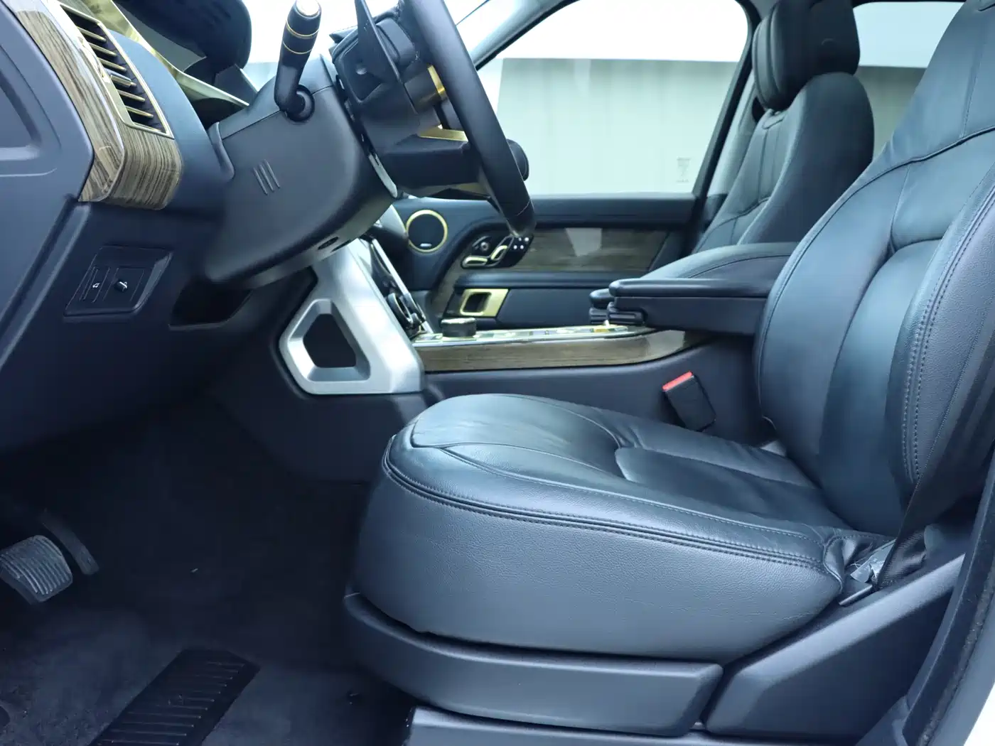 Land Rover Range Rover 2018 3.0 SC V6 Golden Age Edition фото 5