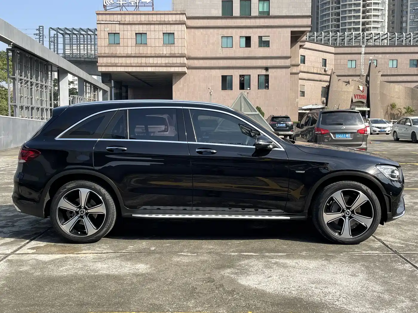 Mercedes-Benz GLC 2022 Facelift GLC 300 L 4MATIC Dynamic Collector's Edition фото 29